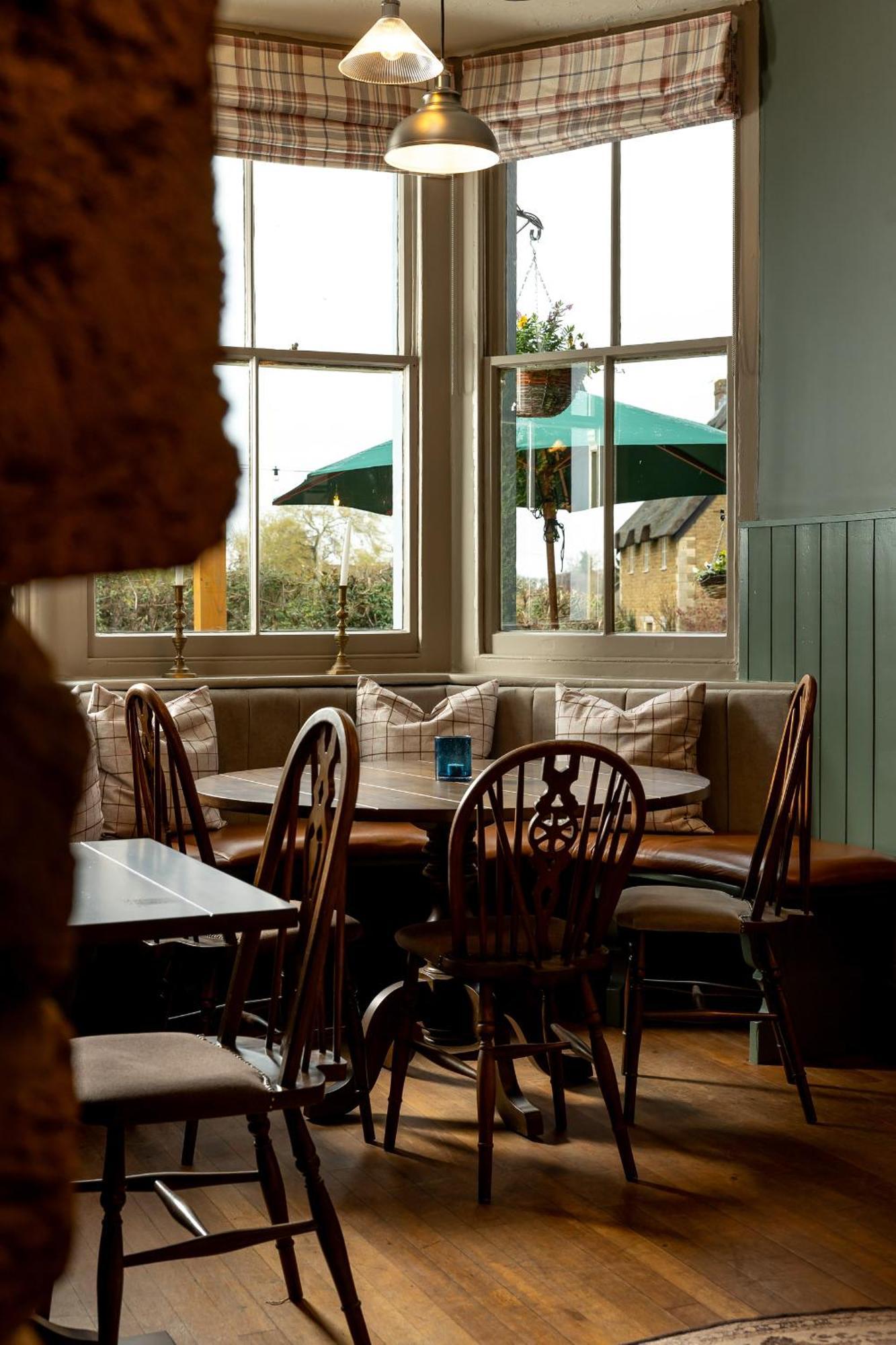The Olde Coach House Inn Ashby Saint Ledgers Dış mekan fotoğraf