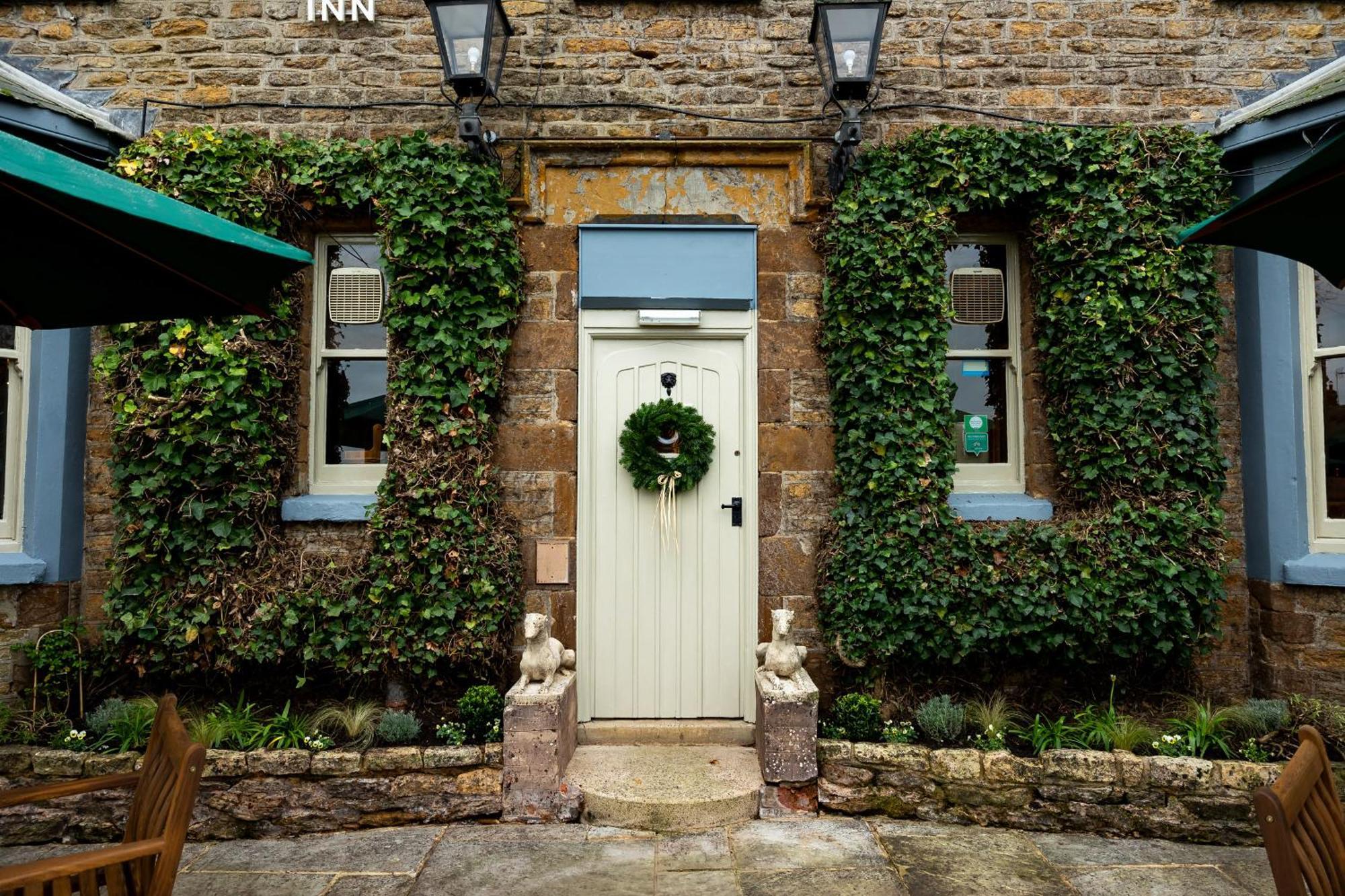 The Olde Coach House Inn Ashby Saint Ledgers Dış mekan fotoğraf