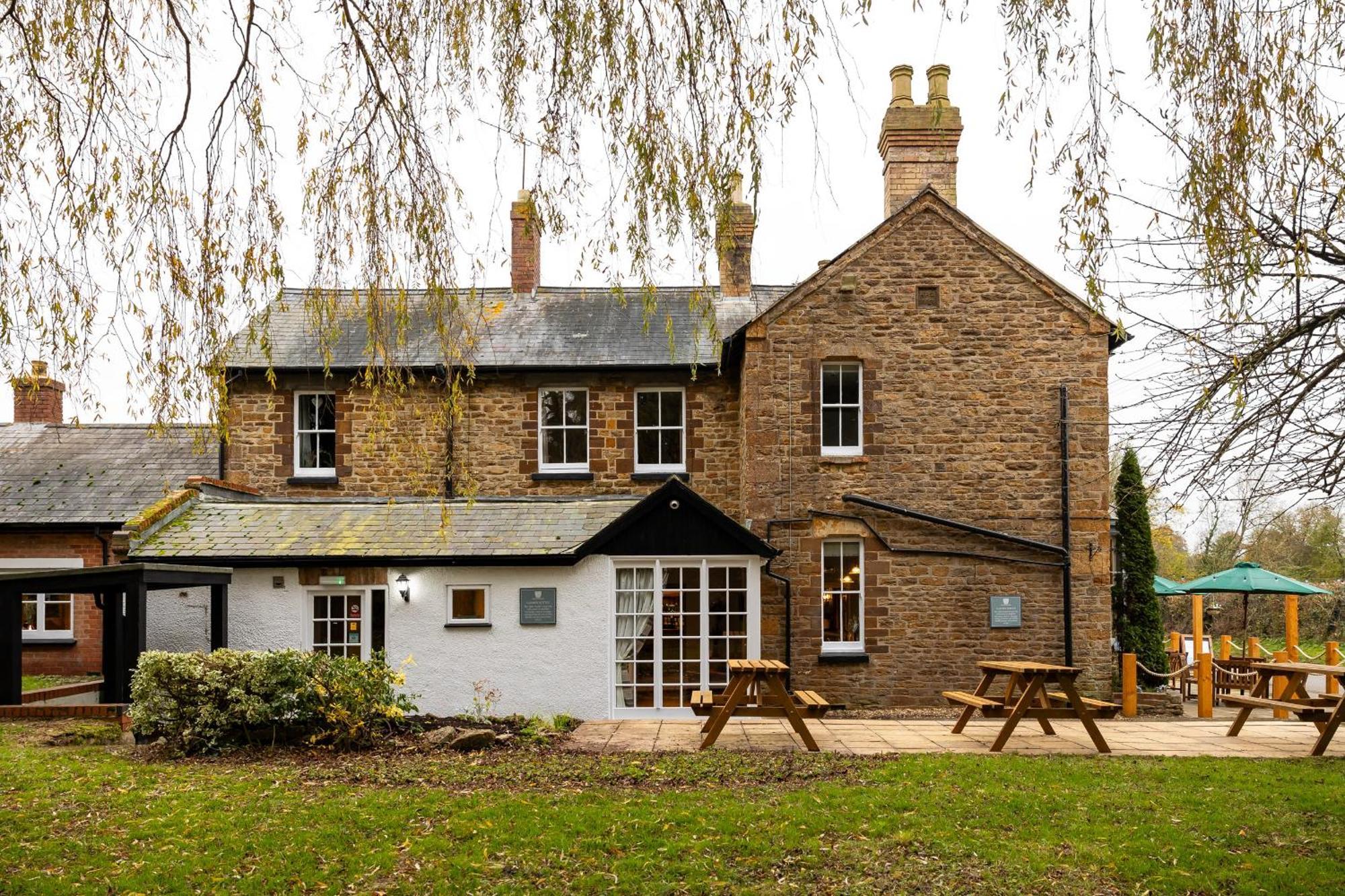 The Olde Coach House Inn Ashby Saint Ledgers Dış mekan fotoğraf