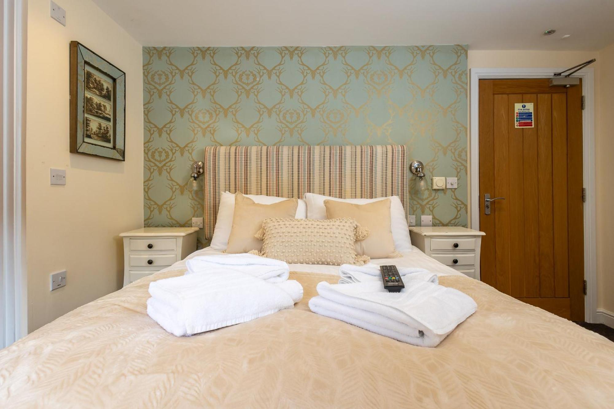 The Olde Coach House Inn Ashby Saint Ledgers Dış mekan fotoğraf
