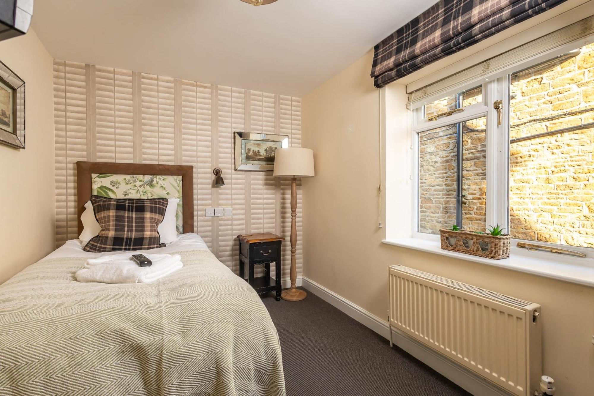 The Olde Coach House Inn Ashby Saint Ledgers Dış mekan fotoğraf