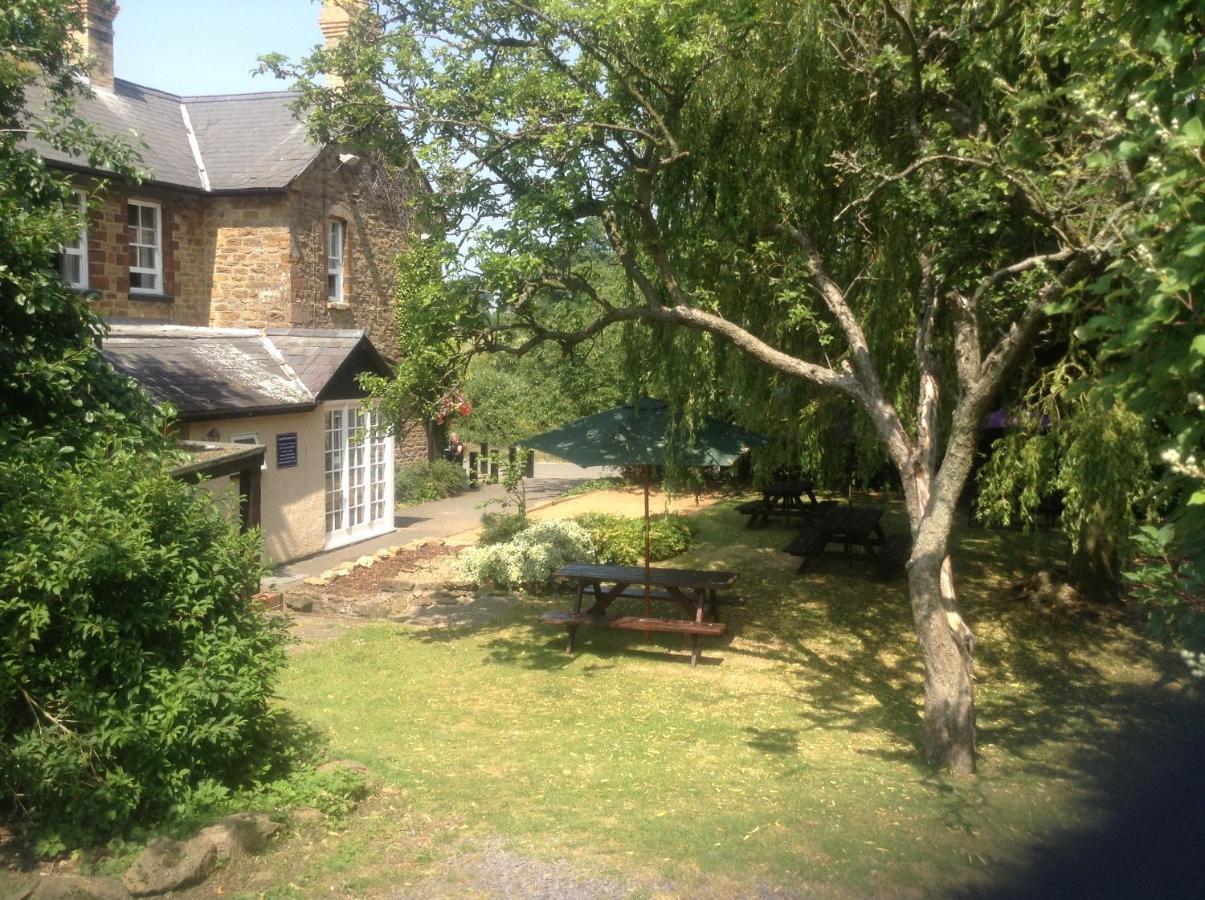 The Olde Coach House Inn Ashby Saint Ledgers Dış mekan fotoğraf
