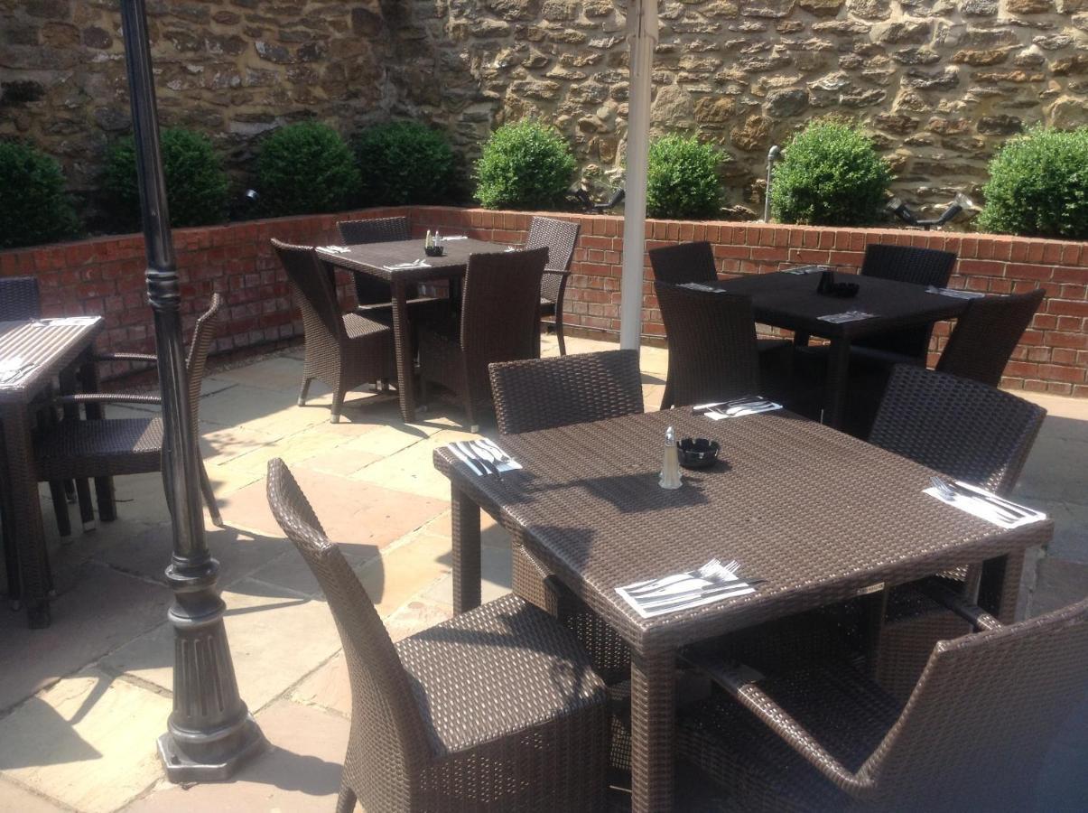 The Olde Coach House Inn Ashby Saint Ledgers Dış mekan fotoğraf
